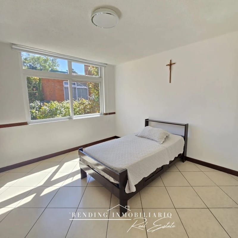 Casa en alquiler zona 16 amueblada Kanajuyú Alta Bosque de 3 habitaciones + 2 parqueos — Casa en Alquiler en Altabosque, Zona 16, Guatemala, Ciudad — foto 2 de 9