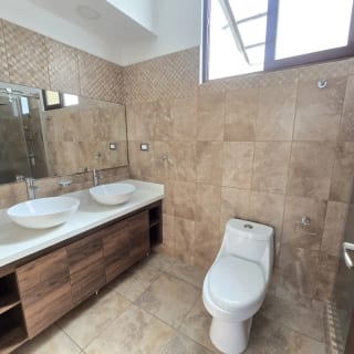 Casa en alquiler zona 16 Cañadas de San Isidro de 4 habitaciones + 3 parqueos — Casa en Alquiler en Acacias de Cayalá, Zona 16, Guatemala, Ciudad — miniatura 7 de 17