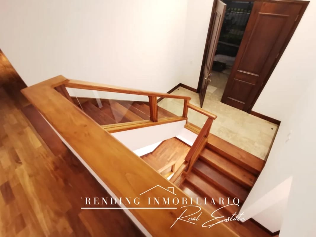 Casa en venta Encinos de Cayalá zona 16 con 5 habitaciones + 6 parqueos — Casa en Venta en Encinos de Cayala, Zona 16, Guatemala, Ciudad — foto 2 de 17