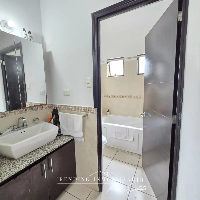 Casa en venta zona 16 condominio Vistas de San Isidro 3 habitaciones + 3 parqueos — Casa en Venta en Vistas de San Isidro, Zona 16, Guatemala, Ciudad — foto 3 de 14