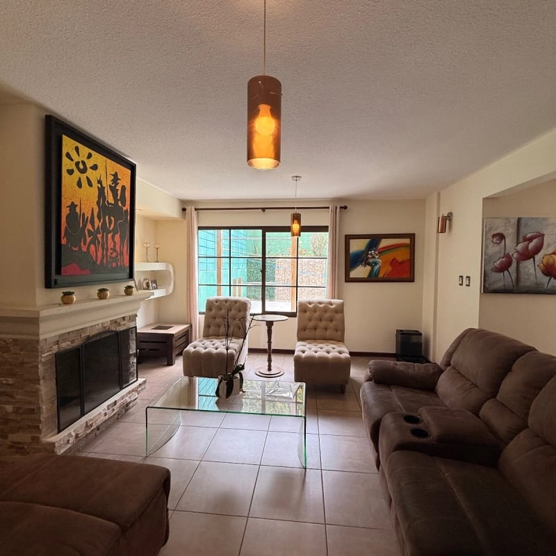 Casa en venta | 4 habitaciones | Jardin | Villa Suiza, Zona 16 — Casa en Venta en Zona 16, Guatemala, Ciudad — foto 1 de 10