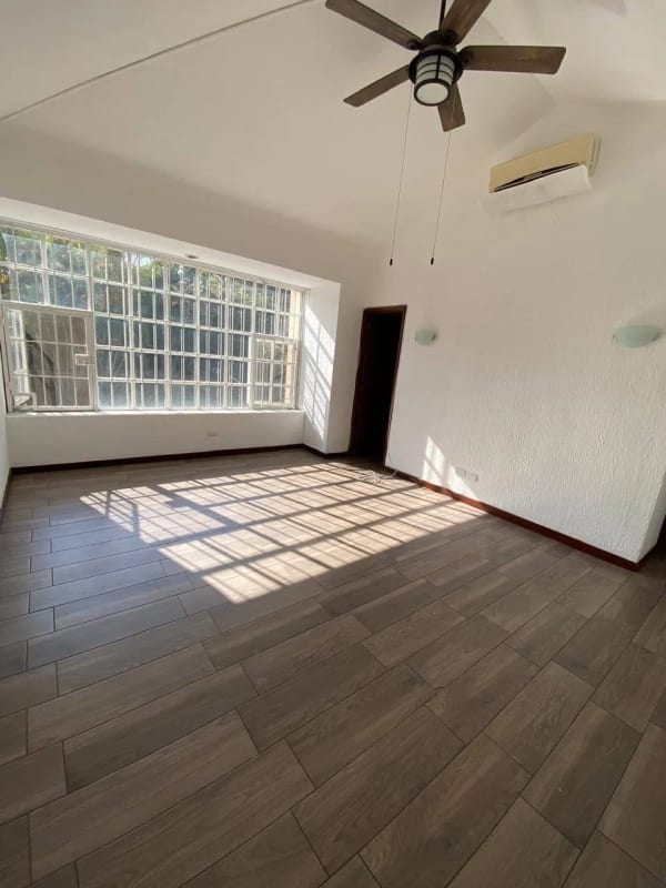 Casa en Renta Zona 13 Elgin — Casa en Alquiler en Zona 13, Guatemala, Ciudad — foto 6 de 12