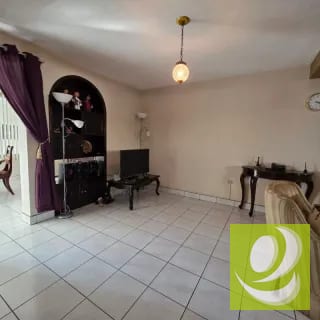 VENDO CASA EN RESIDENCIALES VALLE DEL SOL ZONA 4 MIXCO — Casa en Venta en Zona 4 Mixco, Guatemala, Ciudad — miniatura 5 de 12