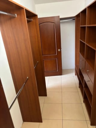 Hermosa casa grande en Residencial Los Diamantes — Casa en Venta en Los Diamantes, Carretera a El Salvador, Guatemala, Ciudad — miniatura 8 de 17