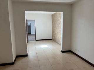 Hermosa casa grande en Residencial Los Diamantes — Casa en Venta en Los Diamantes, Carretera a El Salvador, Guatemala, Ciudad — miniatura 5 de 17