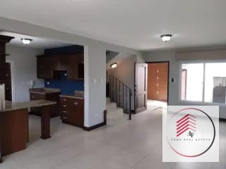 Alquiler de casa grande en VISTAS DE FLRENCIA a 8 minutos de la Antigua — Casa en Alquiler en Santa Elena Barillas, Guatemala, Ciudad — miniatura 11 de 17