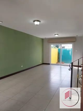 Alquiler de casa grande en VISTAS DE FLRENCIA a 8 minutos de la Antigua — Casa en Alquiler en Santa Elena Barillas, Guatemala, Ciudad — miniatura 9 de 17