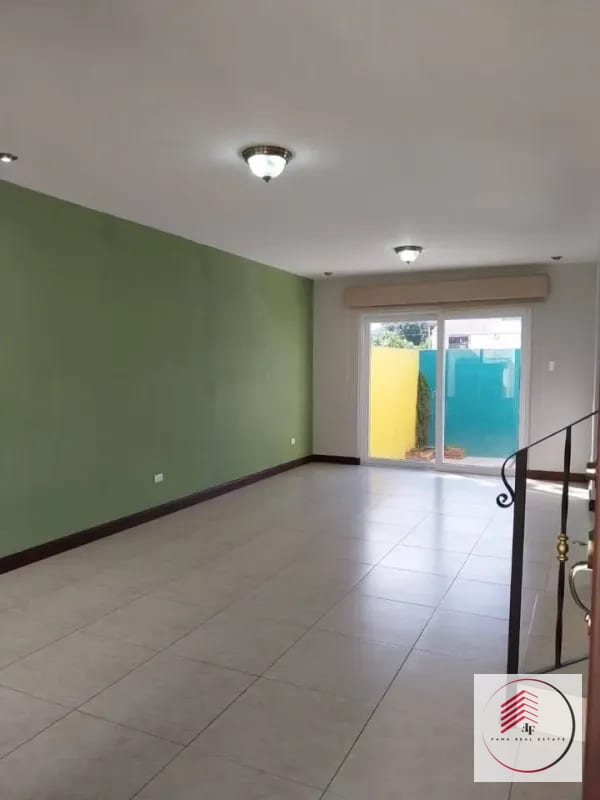 Alquiler de casa grande en VISTAS DE FLRENCIA a 8 minutos de la Antigua — Casa en Alquiler en Santa Elena Barillas, Guatemala, Ciudad — foto 9 de 17