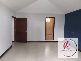 Alquiler de casa grande en VISTAS DE FLRENCIA a 8 minutos de la Antigua — Casa en Alquiler en Santa Elena Barillas, Guatemala, Ciudad — miniatura 6 de 17