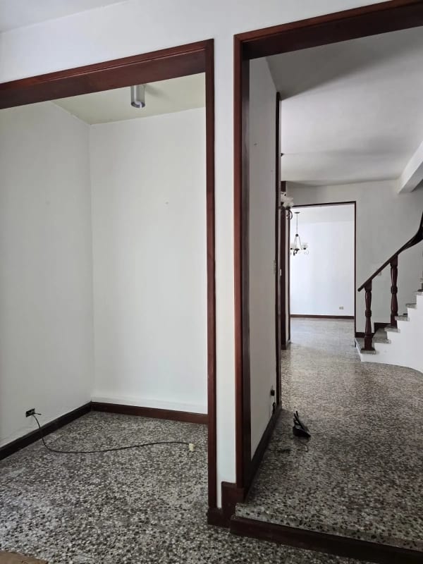 CASA EN ALQUILER EN CIUDAD SAN CRISTÓBAL SECTOR A3 PARA COMERCIO O EMPRESA — Casa en Alquiler en Zona 8 Mixco, Guatemala, Ciudad — foto 11 de 15