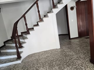 CASA EN ALQUILER EN CIUDAD SAN CRISTÓBAL SECTOR A3  PARA COMERCIO O EMPRESA — Casa en Alquiler en Zona 8 Mixco, Guatemala, Ciudad — miniatura 8 de 15