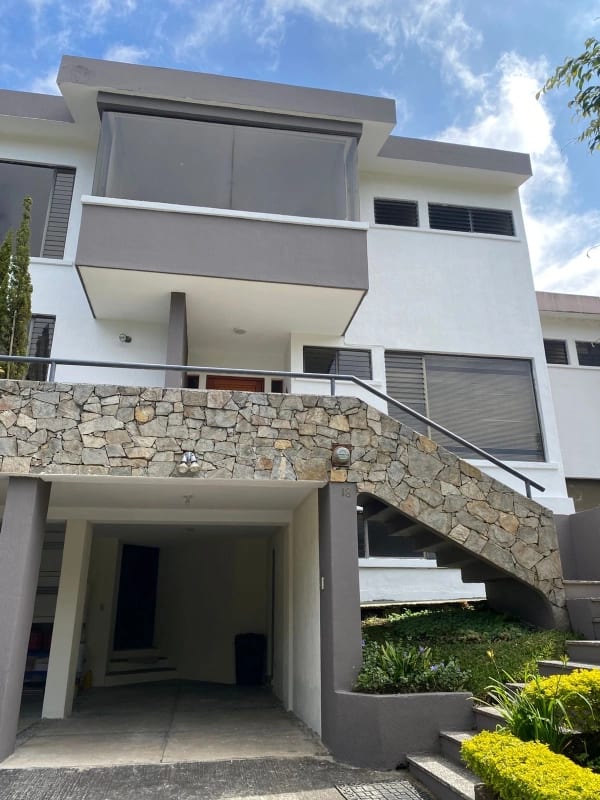 CASA EN VENTA RESIDENCIAL VIZCAYA KM. 16 CARRETERA A EL SALVADOR — Casa en Venta en Carretera a El Salvador, Guatemala, Ciudad — foto 1 de 10