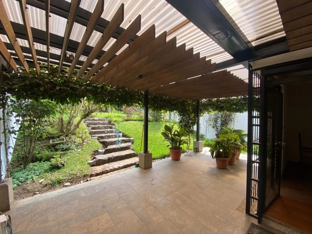 CASA EN VENTA RESIDENCIAL VIZCAYA KM. 16 CARRETERA A EL SALVADOR — Casa en Venta en Carretera a El Salvador, Guatemala, Ciudad — foto 8 de 10