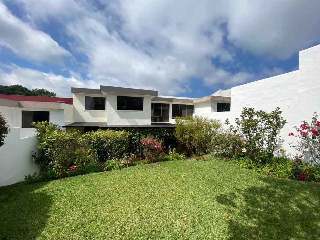 CASA EN VENTA RESIDENCIAL VIZCAYA KM. 16 CARRETERA A EL SALVADOR — Casa en Venta en Carretera a El Salvador, Guatemala, Ciudad — foto 7 de 10