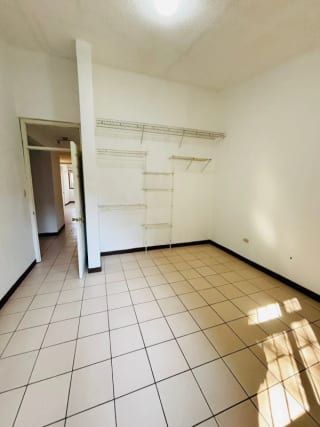 Linda Casa con jardín en Venta en Km. 27 CAES — Casa en Venta en Carretera a El Salvador, Guatemala, Ciudad — miniatura 9 de 16