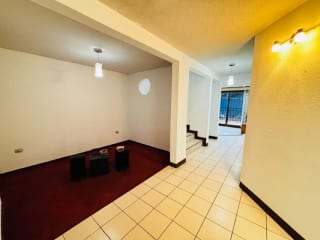Linda Casa con jardín en Venta en Km. 27 CAES — Casa en Venta en Carretera a El Salvador, Guatemala, Ciudad — miniatura 6 de 16