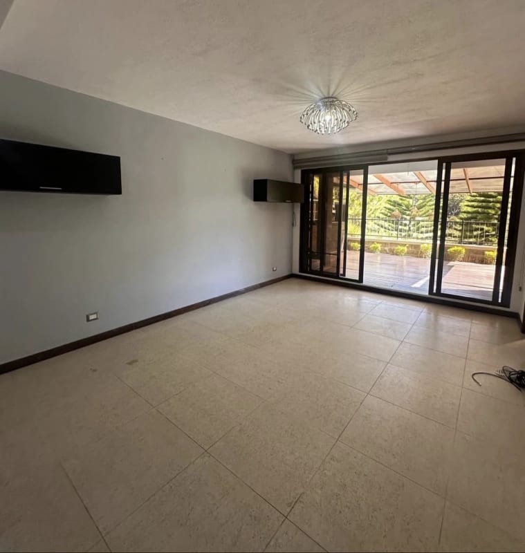 Casa en venta en Santuaria Muxbal — Casa en Venta en Vista Muxbal Plaza, Carretera a El Salvador, Guatemala, Ciudad — foto 2 de 5