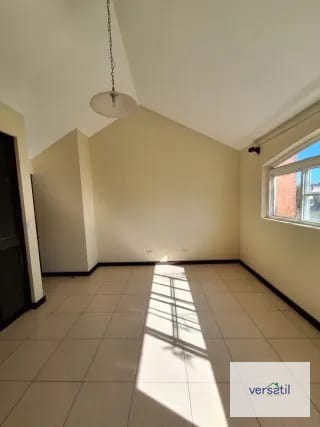 Vendo casa en Los MANANTIALES — Casa en Venta en Los Manantiales, Carretera a El Salvador, Guatemala, Ciudad — miniatura 3 de 16