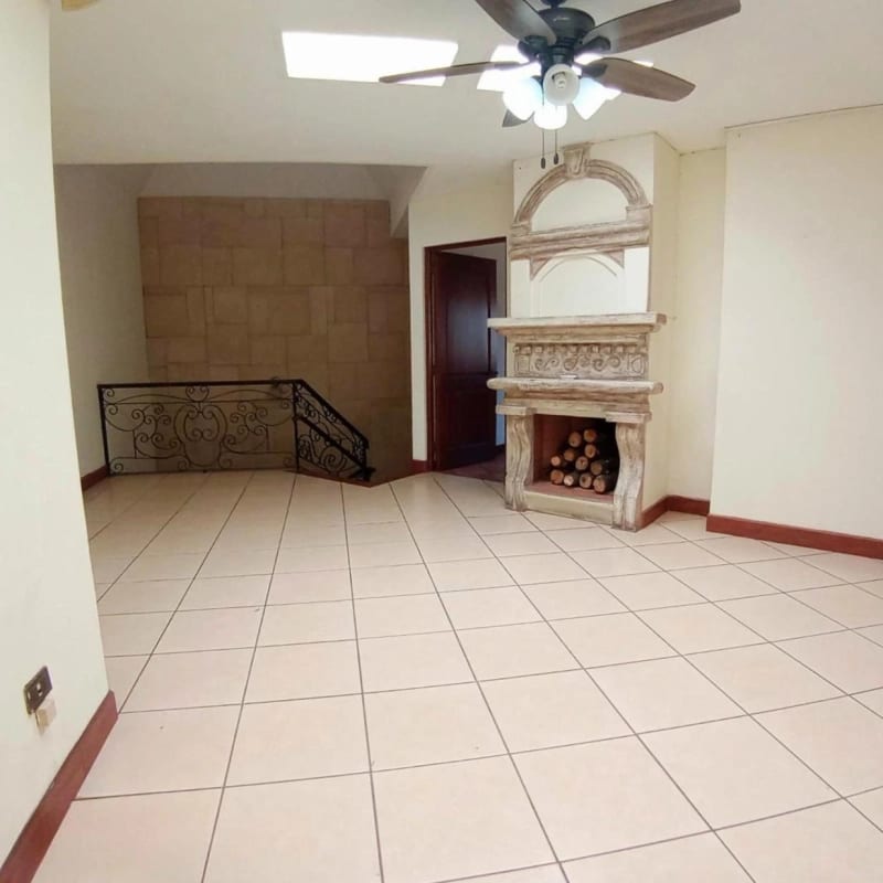CASA EN VENTA ESTILO COLONIAL - FUERA DE GARITA - SOBRE 20 CALLE ZONA 10 — Casa en Venta en Zona 10, Guatemala, Ciudad — foto 7 de 12