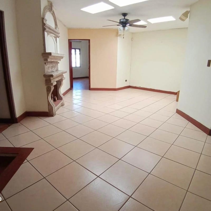 CASA EN VENTA ESTILO COLONIAL - FUERA DE GARITA - SOBRE 20 CALLE ZONA 10 — Casa en Venta en Zona 10, Guatemala, Ciudad — foto 6 de 12