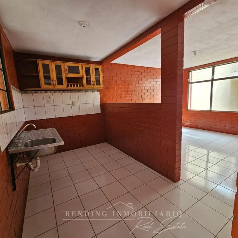 Casa en renta en Quinta Samayoa zona 7, 2 habitaciones + 350 Metros2 — Casa en Alquiler en Quinta Samayoa, Zona 7, Guatemala, Ciudad — foto 1 de 17