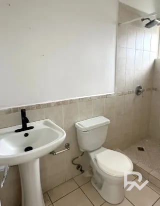 Casa en Venta en Villa Venetto – Km 25.5 Frente al Colegio Village | Cerca de la VAS — Casa en Venta en Carretera a El Salvador, Guatemala, Ciudad — miniatura 4 de 7