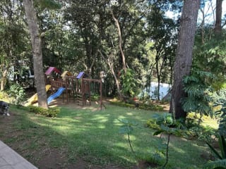 Amplia casa en venta en zona 7, Mixco con jardín grande ideal para construir! — Casa en Venta en Zona 7 Mixco, Guatemala, Ciudad — miniatura 2 de 10