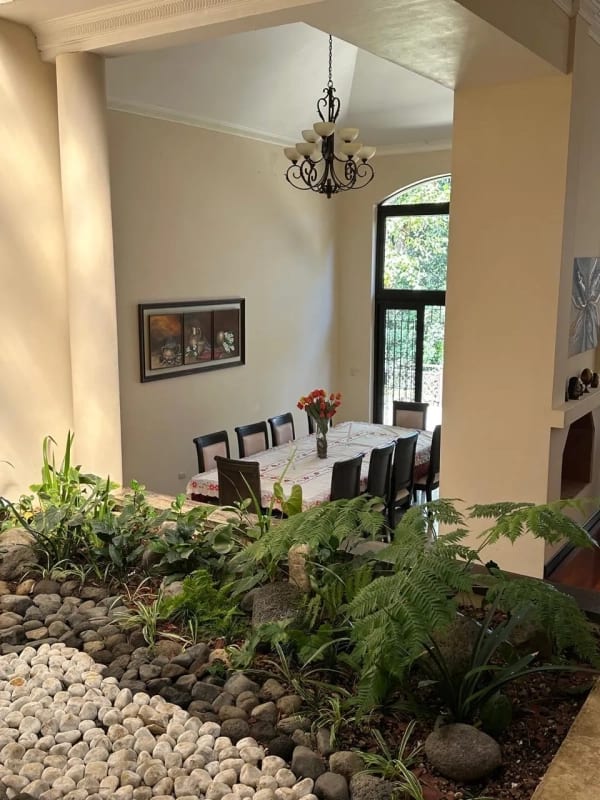 Amplia casa en venta en zona 7, Mixco con jardín grande ideal para construir! — Casa en Venta en Zona 7 Mixco, Guatemala, Ciudad — foto 9 de 10