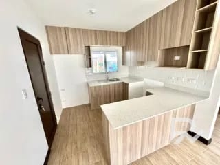 Linda casa en venta para estrenar en Bosques de Santa Elena. — Casa en Venta en Carretera a El Salvador, Guatemala, Ciudad — miniatura 4 de 13