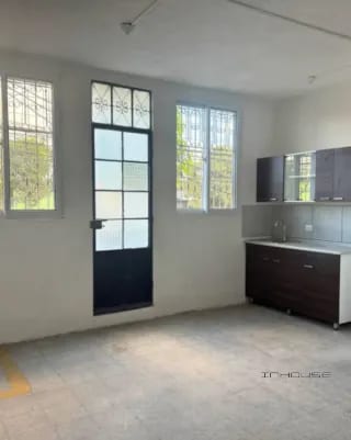 CASA EN RENTA EN ZONA 6  DE 2 NIVELES, FUERA DE GARITA — Casa en Alquiler en Zona 6, Guatemala, Ciudad — miniatura 2 de 10