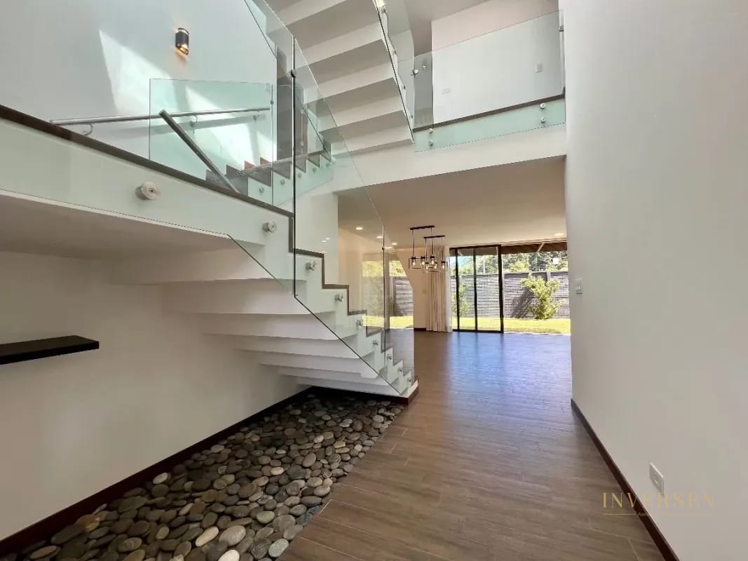 Casa en renta o venta en Residencias Concepción — Casa en Venta en Carretera a El Salvador, Guatemala, Ciudad — foto 11 de 12