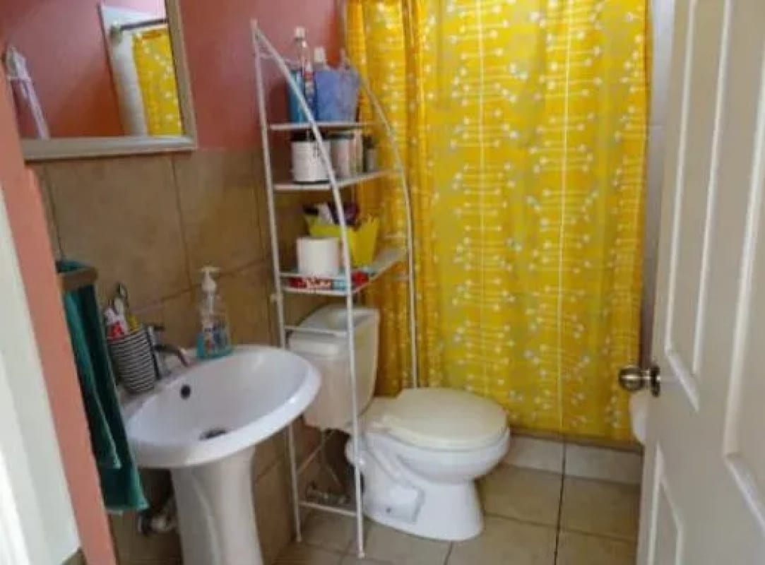 SE VENDE CASA EN RESIDENCIAL LOS OLIVOS, ZONA 18 — Casa en Venta en Zona 18, Guatemala, Ciudad — foto 3 de 11