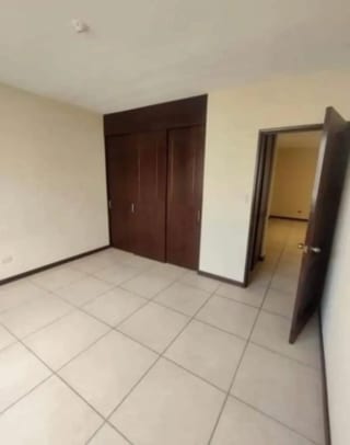 Casa en venta en Carretera a el salvador — Casa en Venta en Carretera a El Salvador, Guatemala, Ciudad — miniatura 7 de 17