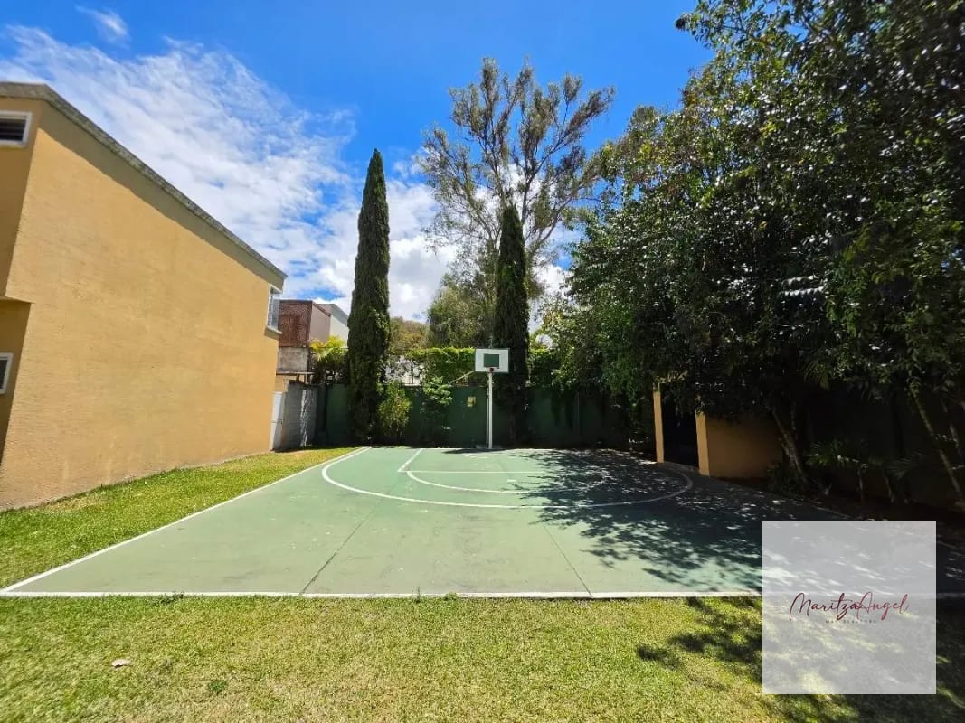 CASA EN VENTA EN SAN CRISTOBAL  ZN 8 MIXCO. SAN MARINO — Casa en Venta en Zona 8 Mixco, Guatemala, Ciudad — foto 2 de 13