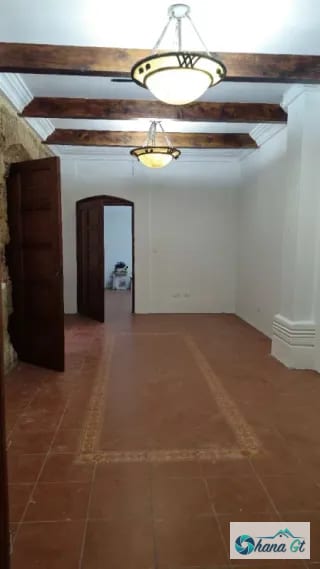 HERMOSA CASA COLONIAL EN RENTA EN ZONA 1, EXCELENTE UBICACIÓN — Casa en Alquiler en Zona 1, Guatemala, Ciudad — miniatura 10 de 13