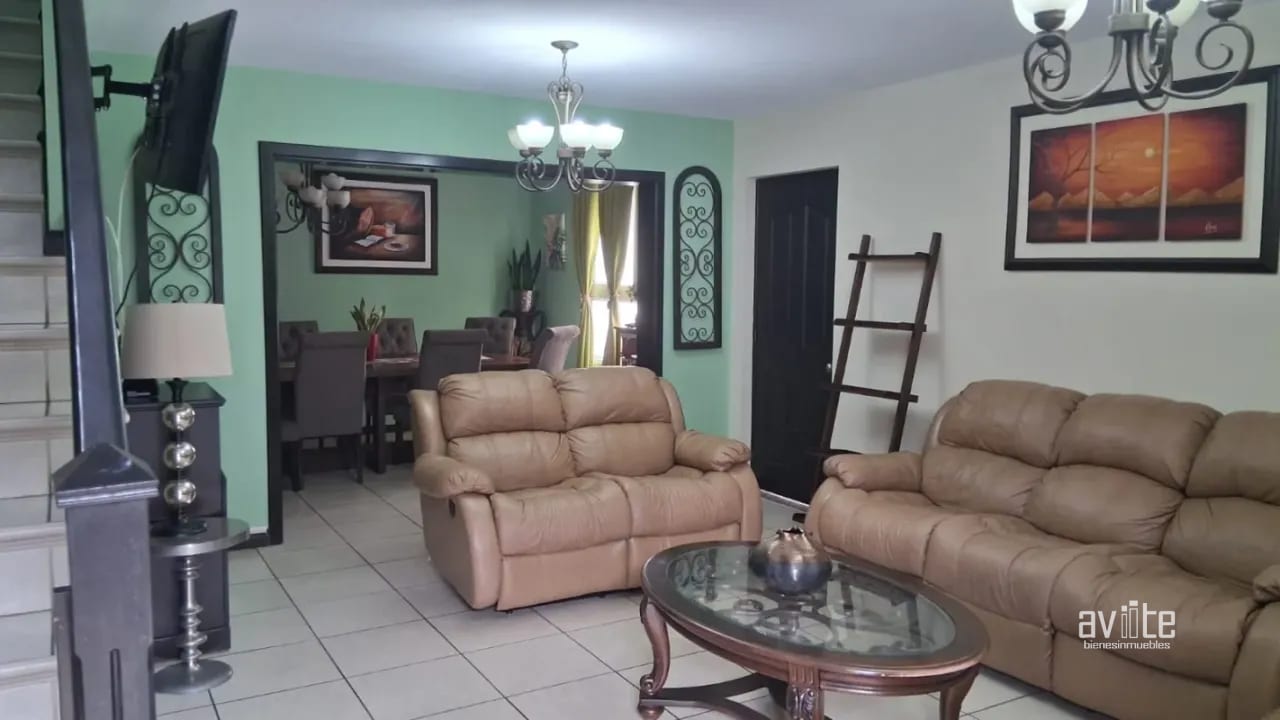 Condado Naranjo, casa totalmente equipada, dentro de Alameda Norte Q13,500 — Casa en Alquiler en Condado Naranjo, Zona 4 Mixco, Guatemala, Ciudad — foto 2 de 11