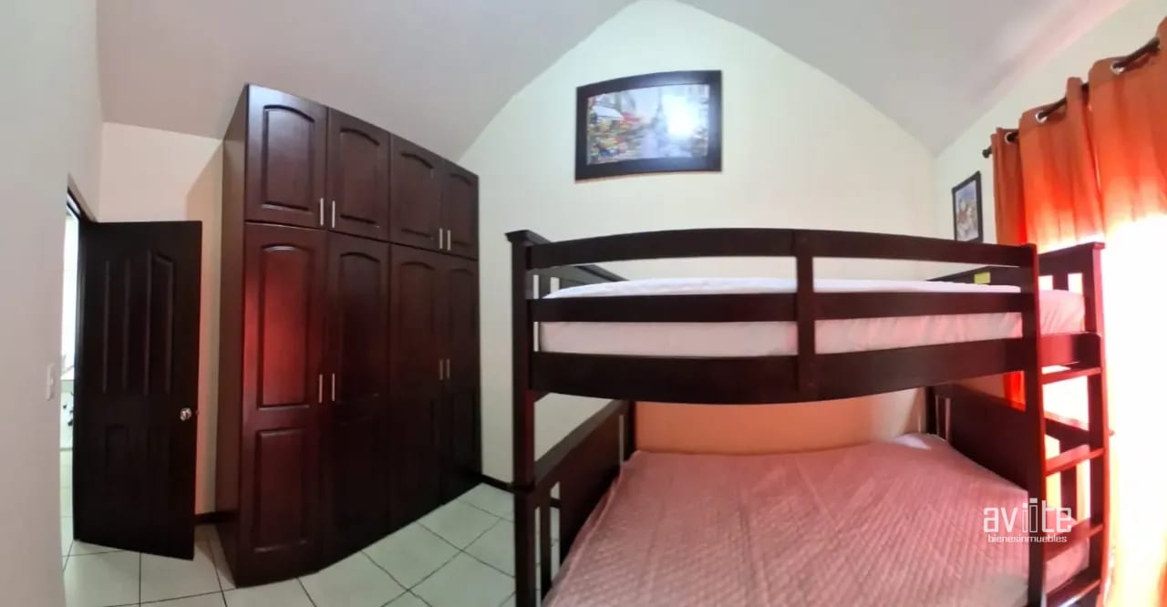 Condado Naranjo, casa totalmente equipada, dentro de Alameda Norte Q13,500 — Casa en Alquiler en Condado Naranjo, Zona 4 Mixco, Guatemala, Ciudad — foto 9 de 11