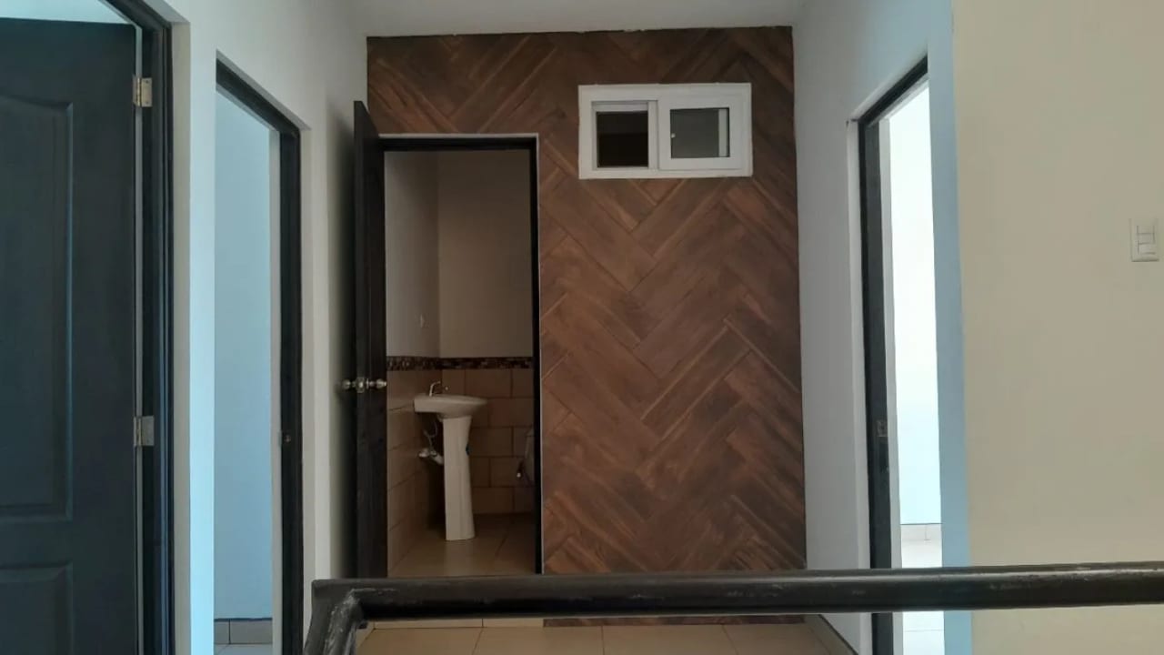 CASA EN VENTA EN CONDOMINIO BALCONES 4, ZONA 8 DE MIXCO — Casa en Venta en Zona 8 Mixco, Guatemala, Ciudad — foto 9 de 17