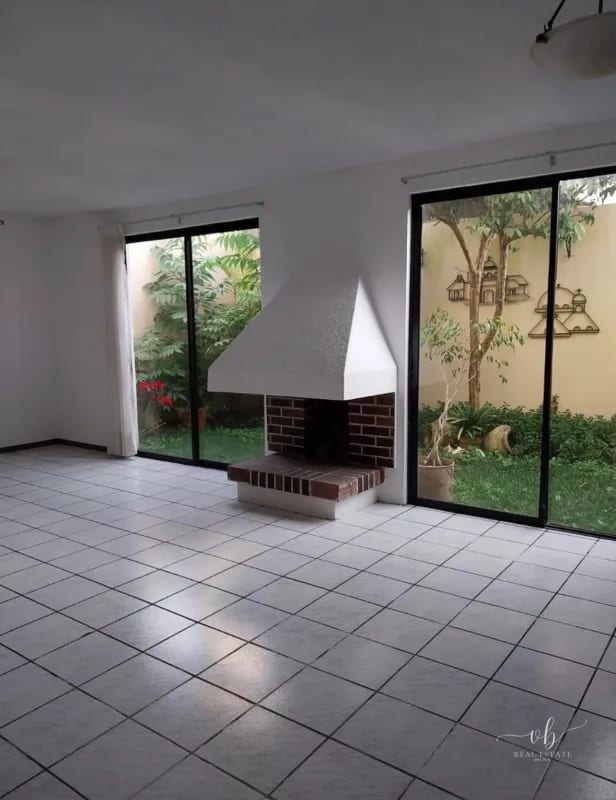 Casa en venta (para inversión) - Los Pinabetes CAES — Casa en Venta en Los Pinabetes, Carretera a El Salvador, Guatemala, Ciudad — foto 1 de 4