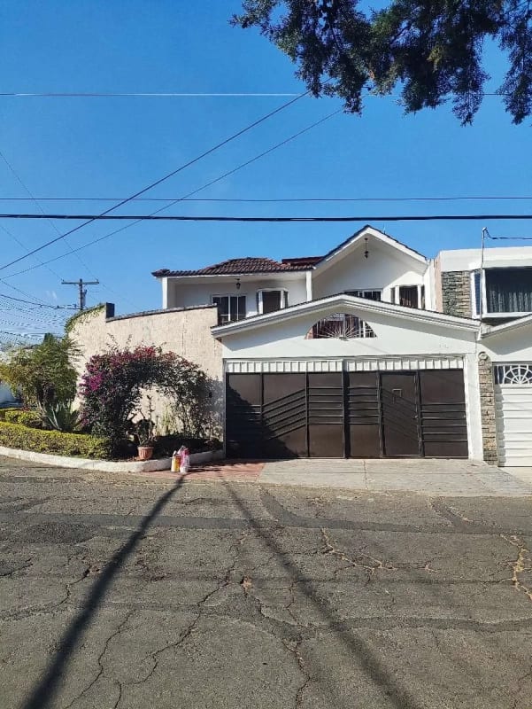 Se vende casa en Las Orquídeas Sector A-1, Ciudad San Cristóbal — Casa en Venta en Zona 8 Mixco, Guatemala, Ciudad — foto 1 de 16
