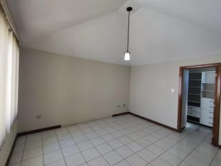 Se vende casa en San Remo, a la par de SanKris Mall, Ciudad San Cristóbal — Casa en Venta en Zona 8 Mixco, Guatemala, Ciudad — miniatura 12 de 17