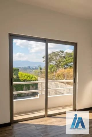 CASA EN VENTA / ALQUILER📍 Condominio Tanta Premier, Santa Catarina Pinula — Casa en Alquiler en Santa Catarina Pinula, Carretera a El Salvador, Guatemala, Ciudad — miniatura 2 de 6