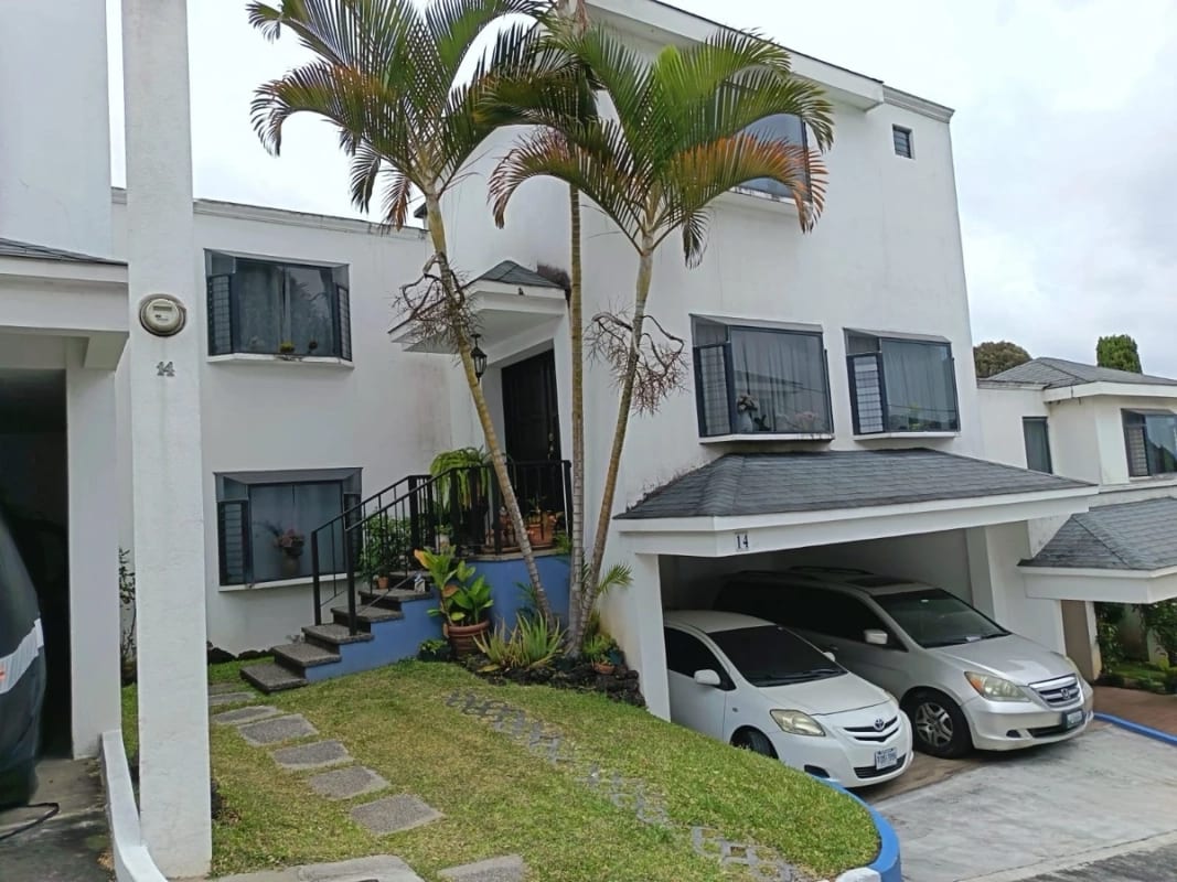 CASA DISPONIBLE EN VENTA CONDOMINIO ATLANTIS CIUDAD SAN CRISTOBAL SOBRE BULEVAR PRICIPAL — Casa en Venta en Zona 8 Mixco, Guatemala, Ciudad — foto 1 de 11