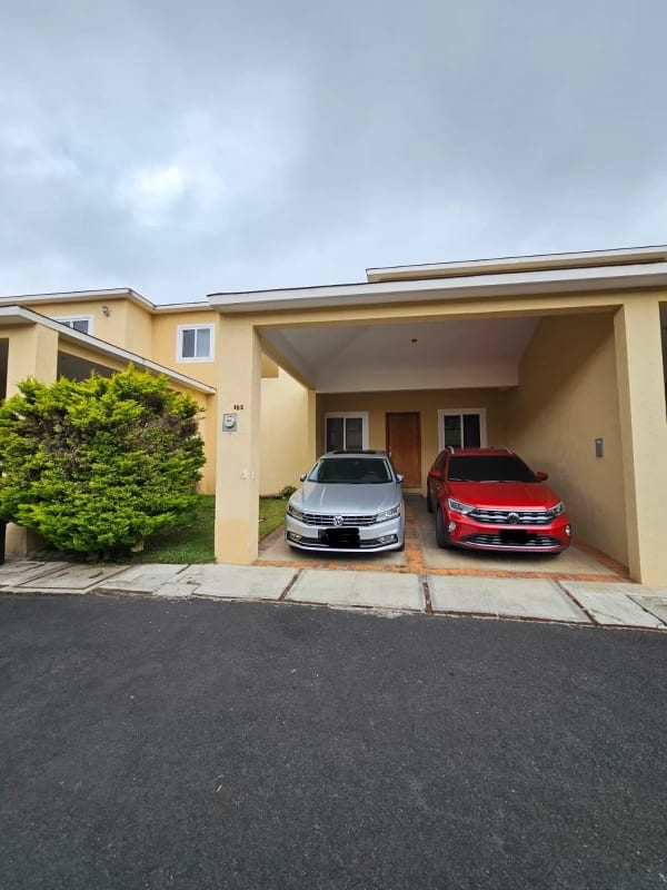 VENDO CASA EN BOSQUES DE ARRAZOLA CAES — Casa en Venta en Bosques de Arrazola, Carretera a El Salvador, Guatemala, Ciudad — foto 1 de 17