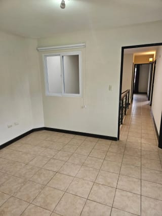 VENDO CASA EN BOSQUES DE ARRAZOLA CAES — Casa en Venta en Bosques de Arrazola, Carretera a El Salvador, Guatemala, Ciudad — miniatura 10 de 17