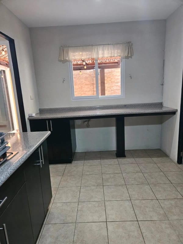 VENDO CASA EN BOSQUES DE ARRAZOLA CAES — Casa en Venta en Bosques de Arrazola, Carretera a El Salvador, Guatemala, Ciudad — foto 9 de 17