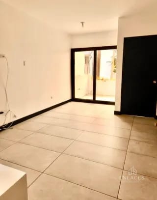 Km 20.5 CAES • Casa en Venta • Residencial Lo de Valdez — Casa en Venta en lo de Valdez, Carretera a El Salvador, Guatemala, Ciudad — miniatura 2 de 13
