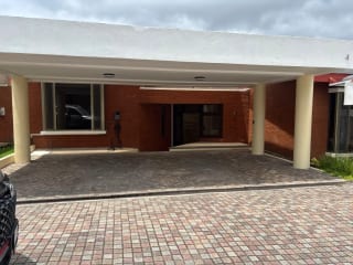 Casa en Alquiler zona 10/D — Casa en Alquiler en Zona 10, Guatemala, Ciudad — miniatura 1 de 11