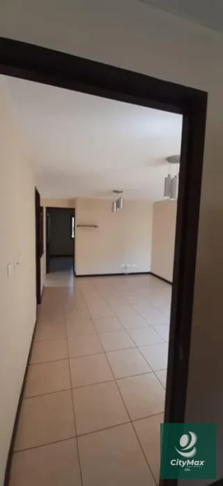 CASA EN VENTA - CUMBRES DE LA ARBOLEDA — Casa en Venta en Cumbres de La Arboleda, Carretera a El Salvador, Guatemala, Ciudad — miniatura 7 de 8