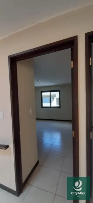 CASA EN VENTA - CUMBRES DE LA ARBOLEDA — Casa en Venta en Cumbres de La Arboleda, Carretera a El Salvador, Guatemala, Ciudad — miniatura 6 de 8